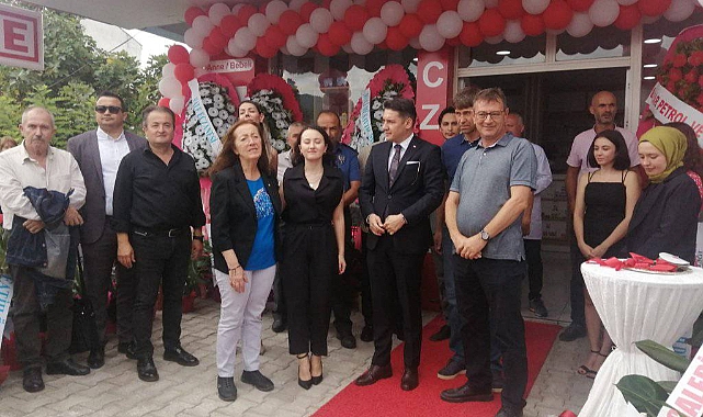 Begüm Eczanesi açıldı