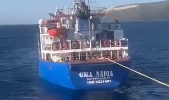 Arızalanan Gemi Güvenli Yere Çekildi