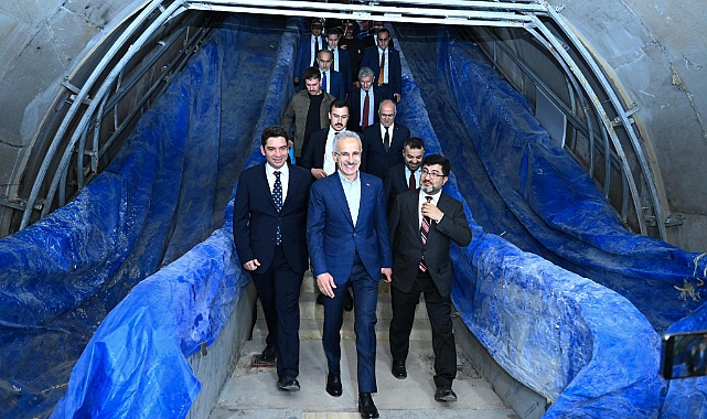 Bakan Uraloğlu metro hattında incelemelerde bulundu