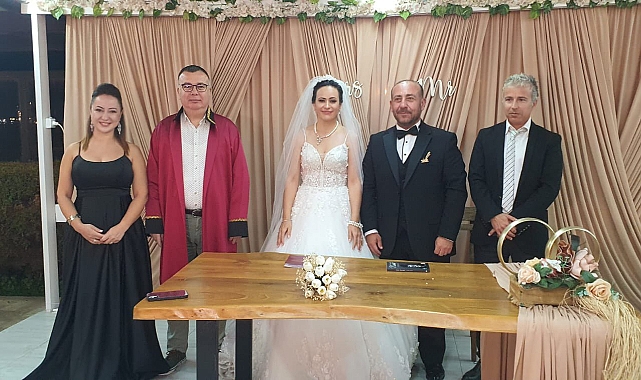 Birol Arslan genç çiftin nikahlarını kıydı