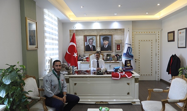 Çanakkale İzcilik ve Spor Kulübü Vali’yi ziyaret etti