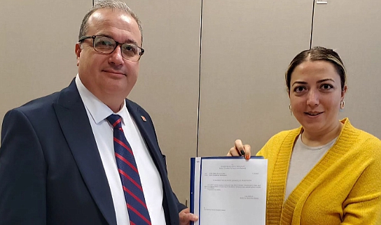 CHP’li Gürbüz mazbatasını aldı