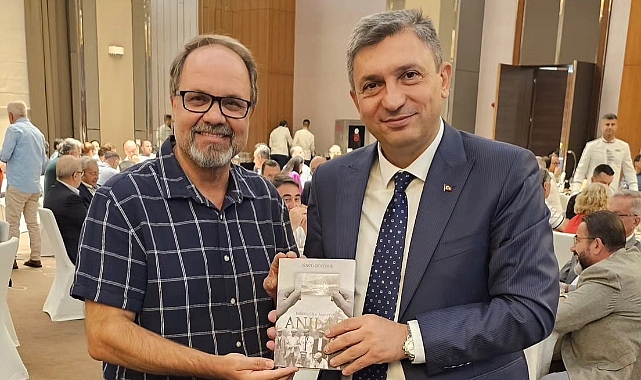 Gittiği her noktada Çanakkale'yi anlatıyor