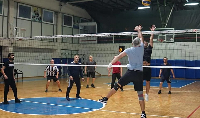 Kurumlar Arası Voleybol Turnuvası Başladı