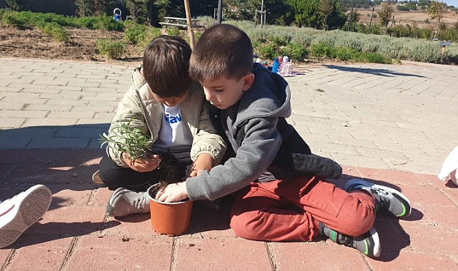 Minik öğrenciler Tıbbi Bitkiler Parkı’nda