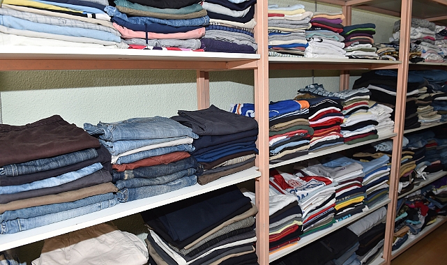 Üniversitelilere sosyal market desteği