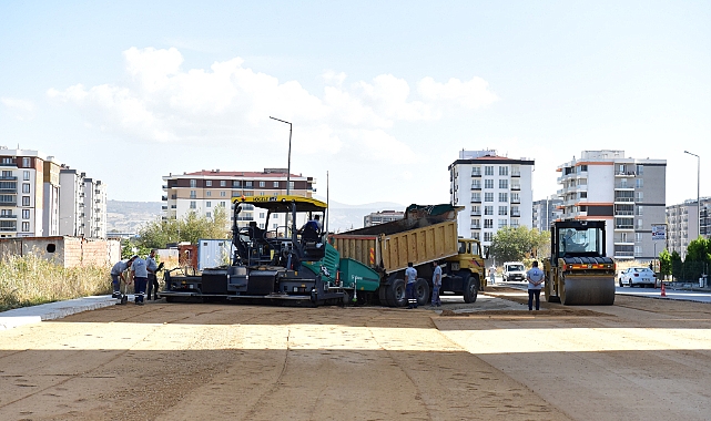 Bursa Caddesi'nde asfaltlama çalışması