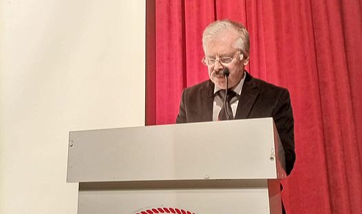 Cevdet Emir, duygulandırdı