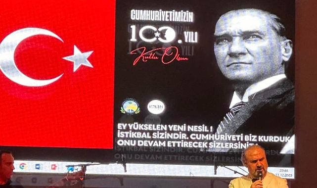 Aysev, Atatürk’ün sevdiği parçaları seslendirdi