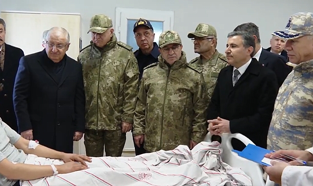 Bakan Güler, Şırnak’ta yaralı askerleri ziyaret etti