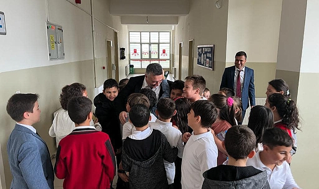 Başkan Bayram’a çocuklardan sıkı markaj