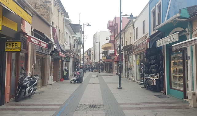 Çanakkale çarşısında yaprak kımıldamıyor