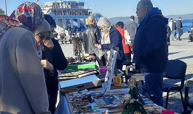 Çanakkale'de yılbaşı pazarına yoğun ilgi