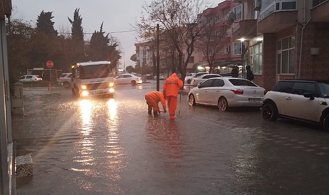 Çanakkale’de yollar göle döndü