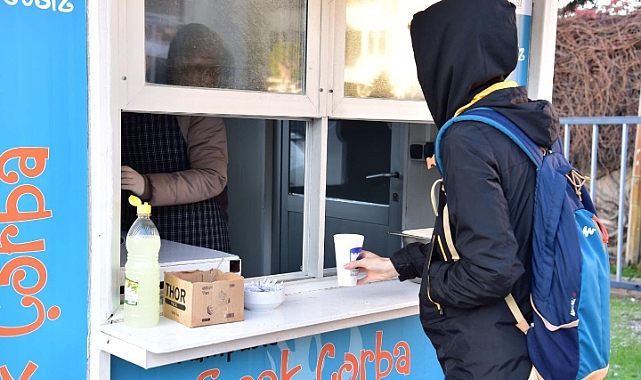 ÇOMÜ’de çorba ikramı devam ediyor