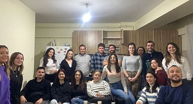 Dernek üyeleri bir arada