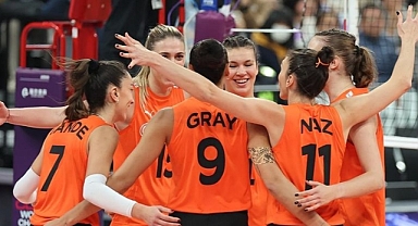 Eczacıbaşı, Vakıfbank'ı 3-2 yenerek Dünya Şampiyonu oldu!