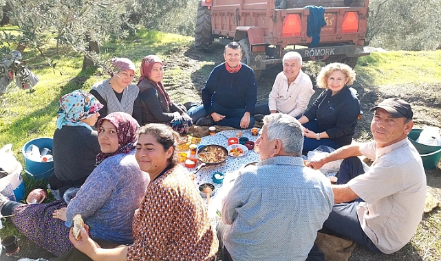 Emekçilerin sofrasına konuk oldu