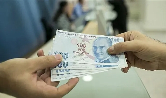 Emeklinin Ve Memurun Kulağı Zamda