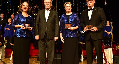 Hoş Sada Türk Sanat Müziği Korosu sahnede