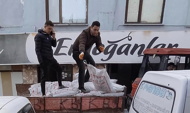 Küçükkuyu Belediyesi kömür dağıttı