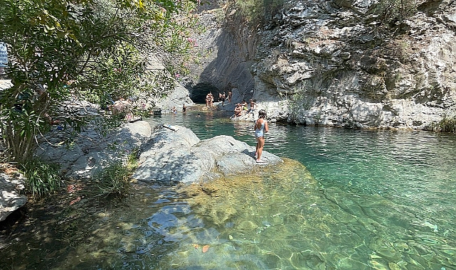 Mıhlı Şelalesi büyülüyor