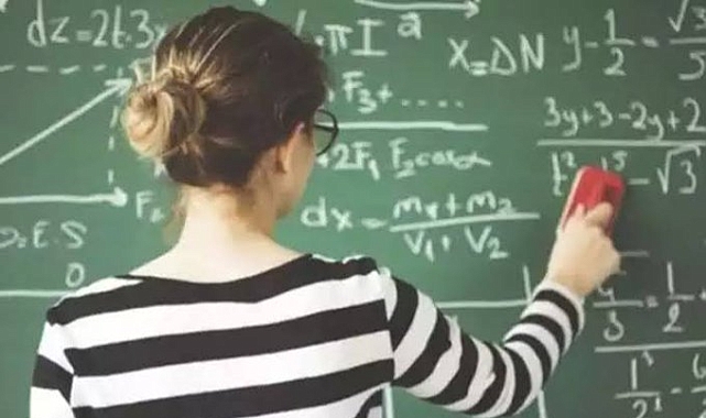 “Öğretmenin rolü başkasına devredilemez"