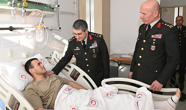 Orgeneral Bayraktaroğlu’ndan yaralı askerlere ziyaret