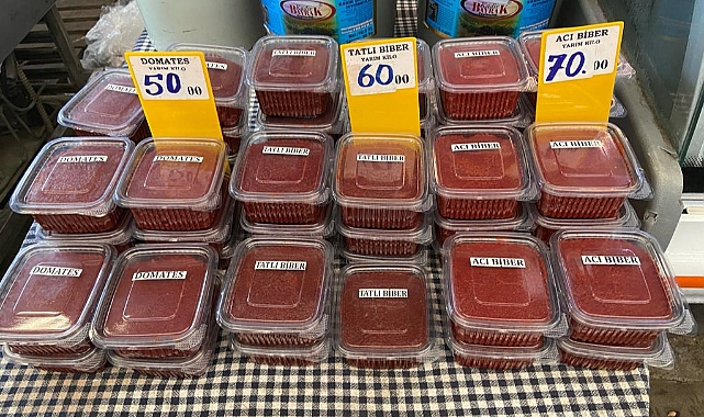 Pazarda yerel ürünler ilgi gördü