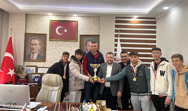 Şampiyonlardan Yüksel’e ziyaret
