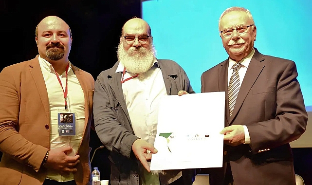 Tarihçi Alkan, Çanakkale'de sempozyuma katıldı