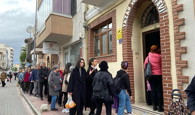 Çanakkale'de tiyatro biletlerine ilgi yoğundu