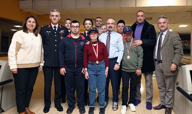 Turan, Bowling şenliğine katıldı