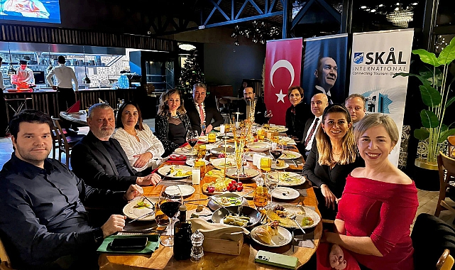Turizmciler yılbaşı konsepti ile toplandı