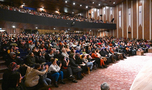 Ünlü yazarlar Bigalılarla buluştu
