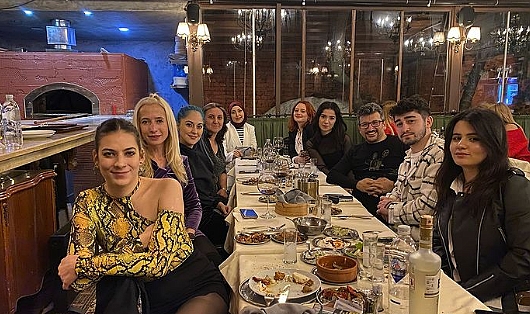 Veterinerler yemekte buluştu