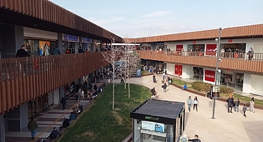 Yılın son gününde AVM'ye yoğun ilgi