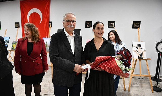 Başkan Gökhan sergi açılışına katıldı