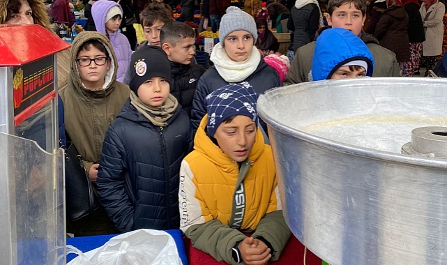 Bayramiç'te çocuklar doyasıya eğlendi