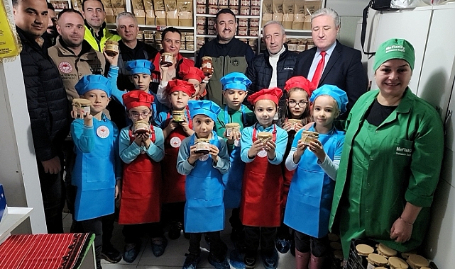 Biga’da öğrenciler gıda israfına dikkat çekti