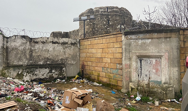 Çanakkale'de tarih çöplere teslim oldu!