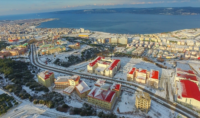 ÇOMÜ’de eğitime bir gün ara