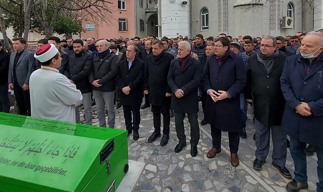 Ezine Belediye Meclis Üyesi Ayça Kahrıman hayata veda etti