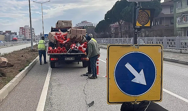 Ezine'de kavşak çalışmalarına başlandı