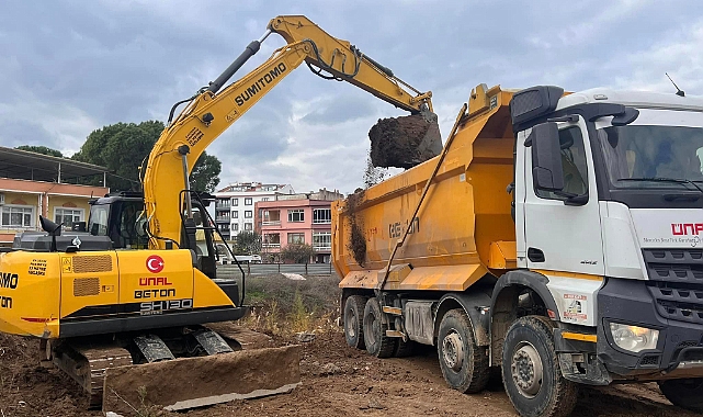 Ezine'de okul yapım çalışmaları başladı