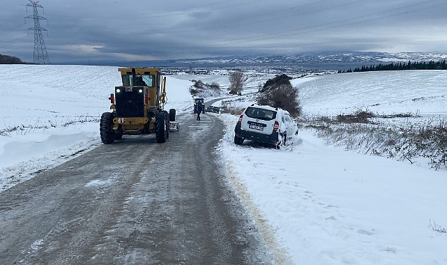 Gelibolu'da araçların yardımına ekipler yetişti