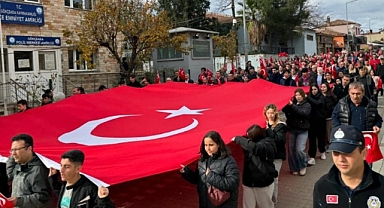 Gökçeada'da şehitleri anma yürüyüşü düzenlendi