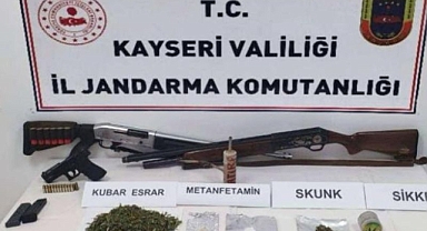 İl Jandarma Komutanlığı ekiplerince şüpheli evlere operasyon yapıldı
