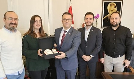 ‘‘İlk Dijital 100 Projesi’’ ekibinden, Müdür Esirgemez’e ziyaret
