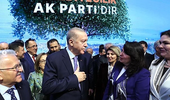 İskenderoğlu, 2024 Yerel Seçim Beyannamesi Tanıtım Toplantısına katıldı
